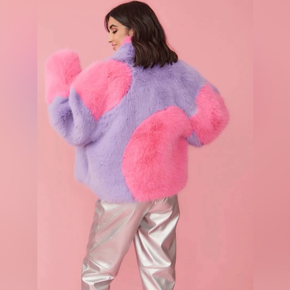 NEW WITH TAG, gorgeous statement faux fur coat